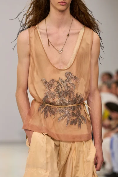 Look 4